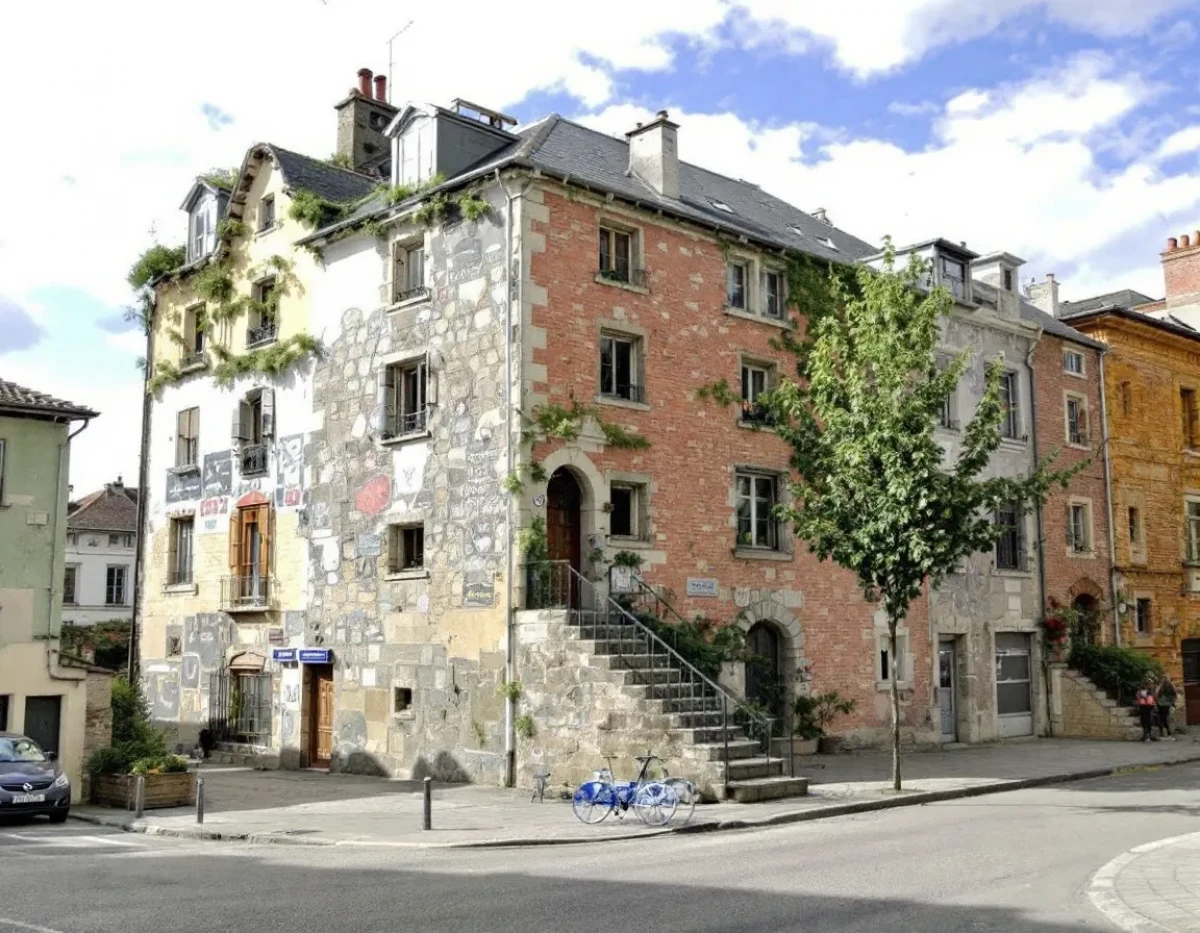 Refus d'urbanisme et atteinte au patrimoine : Les enjeux d'un équilibre délicat